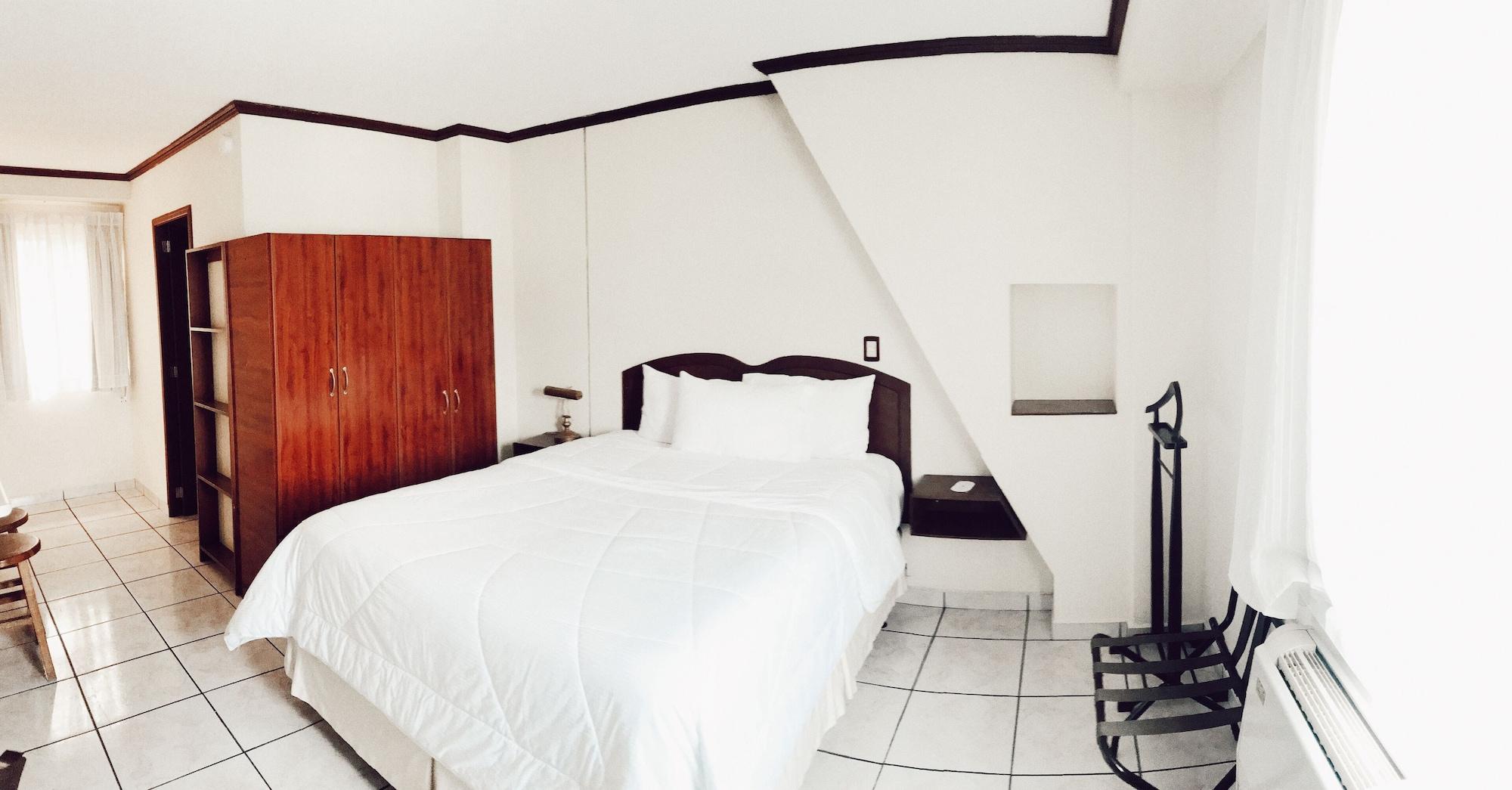 Hotel Gardenia Inn 圣萨尔瓦多 外观 照片