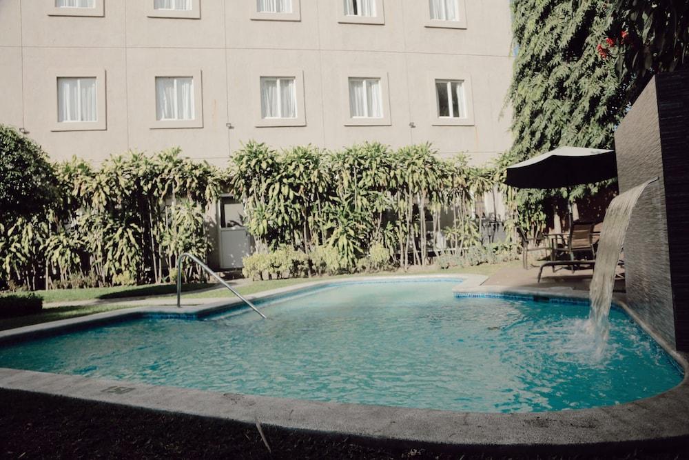 Hotel Gardenia Inn 圣萨尔瓦多 外观 照片
